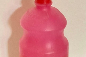 Perché l’alcol denaturato è rosa?